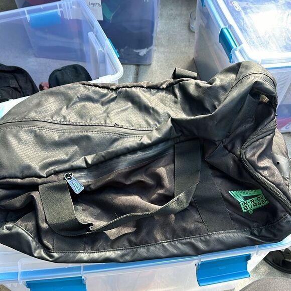 IN-N-OUT BURGER duffle bag - Picture 3 of 7